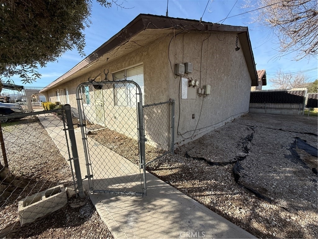16580 Pine Street - Photo 2
