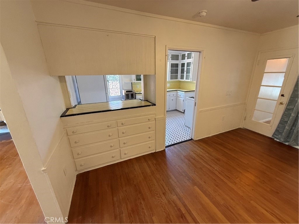 929 E Grand Boulevard - Photo 4
