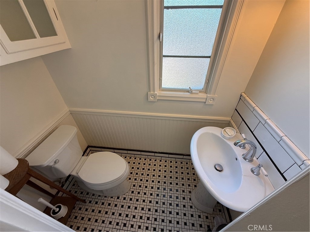 929 E Grand Boulevard - Photo 9