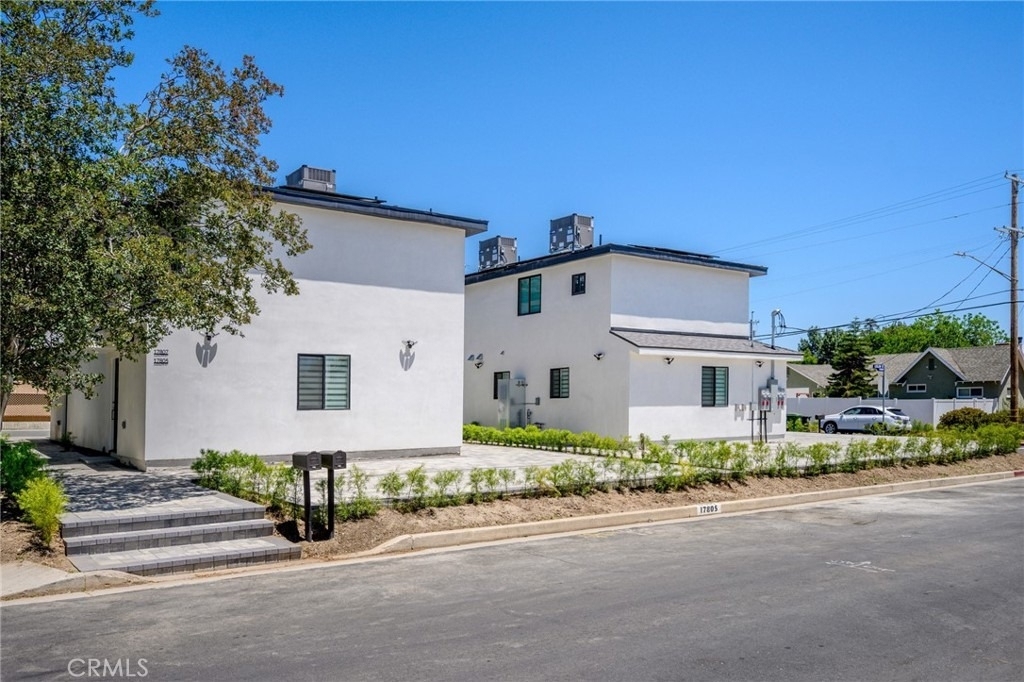 17807 Ludlow Street - Photo 1