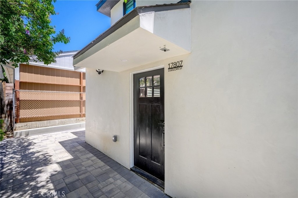 17807 Ludlow Street - Photo 2