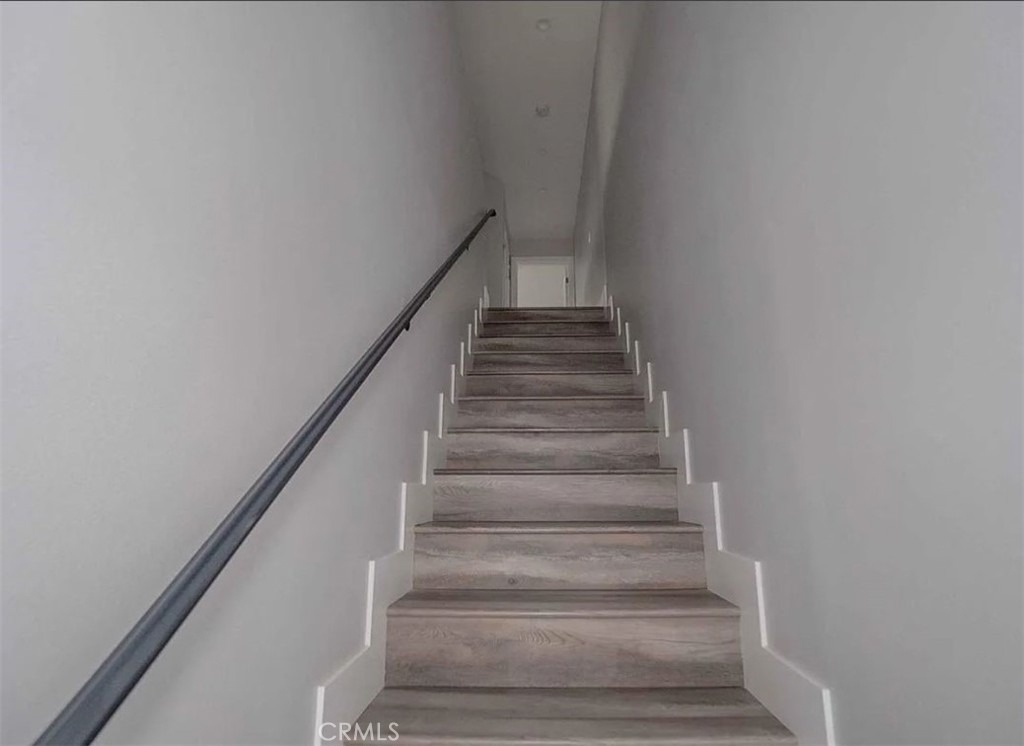 127 W Imperial - Photo 3