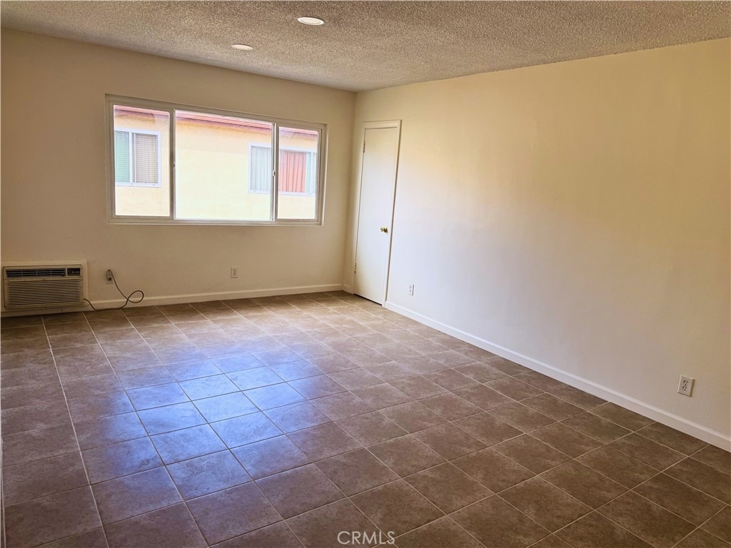 11118 Newville Ave - Photo 2