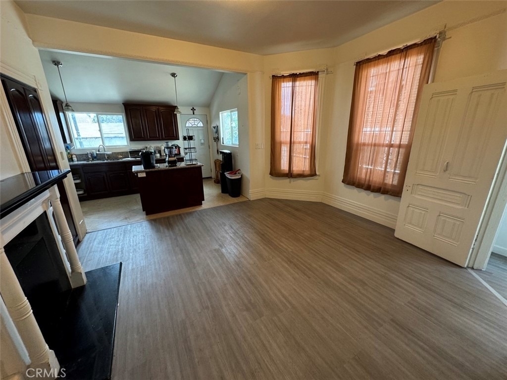 614 E 23rd - Photo 9