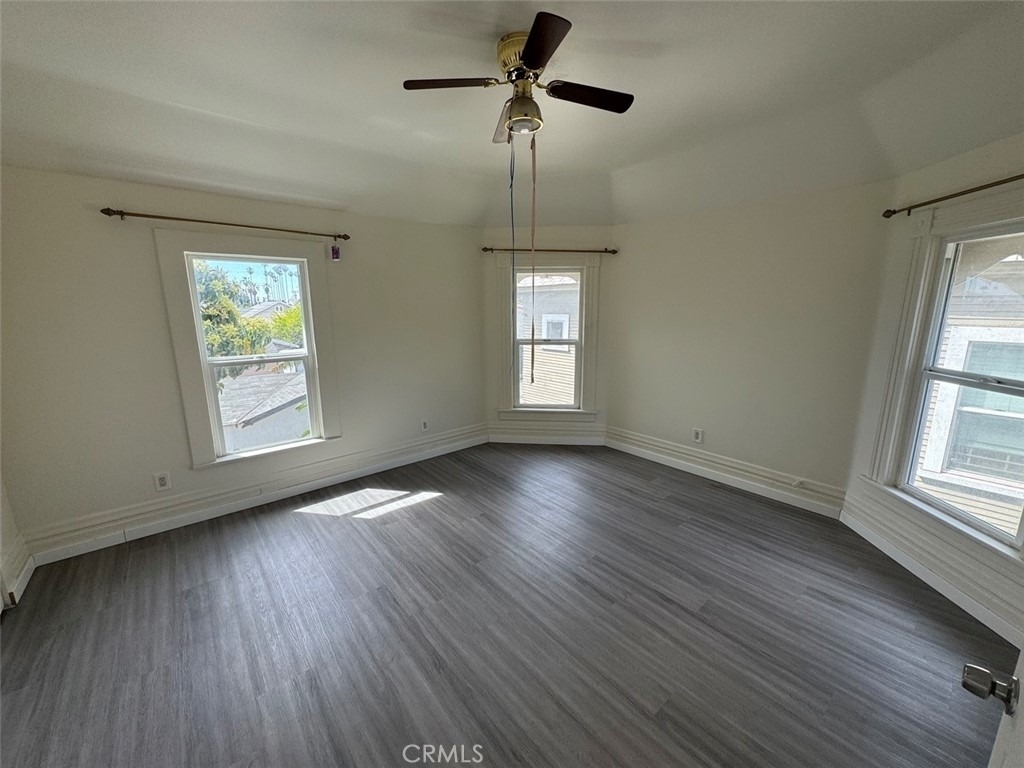 614 E 23rd - Photo 2