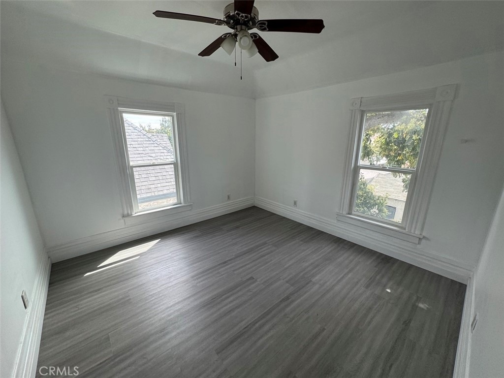 614 E 23rd - Photo 3