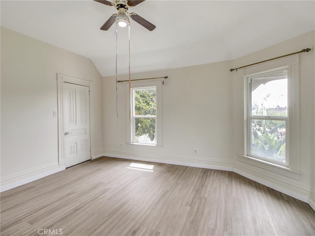 614 E 23rd - Photo 20