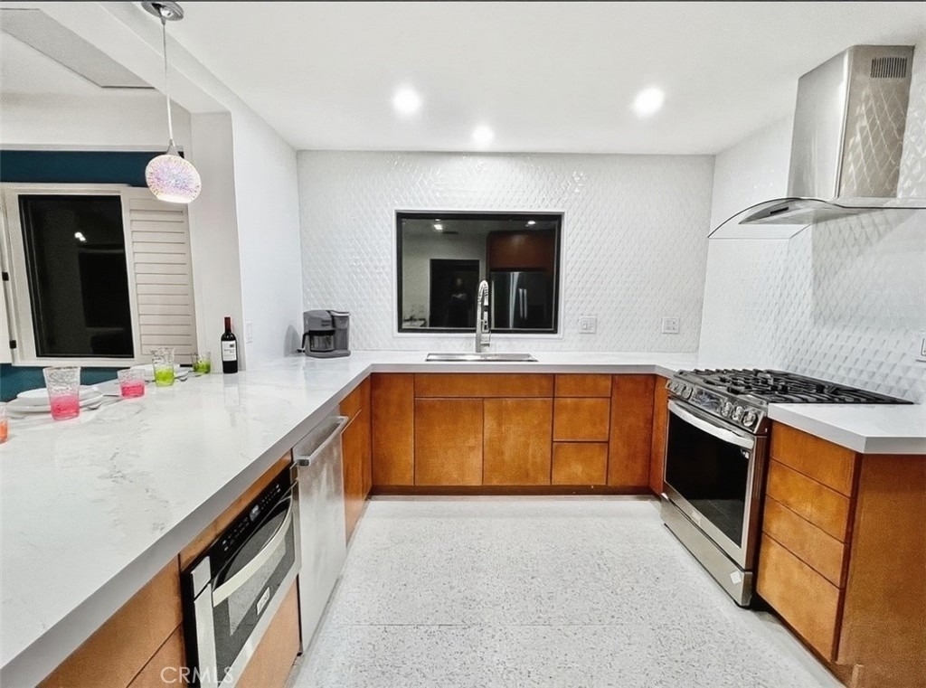 1523 E San Lorenzo - Photo 4