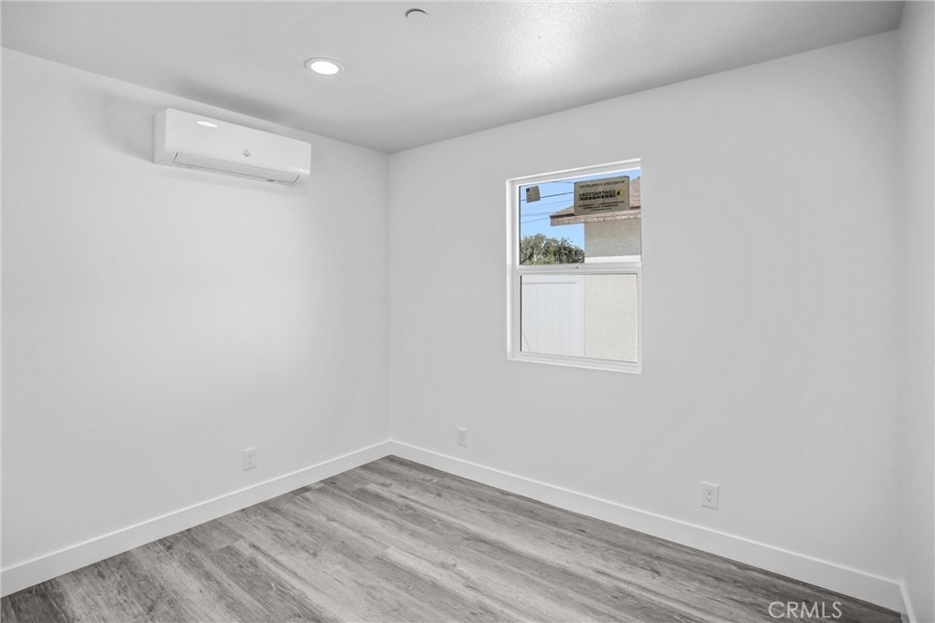 1021 Columbia - Photo 9