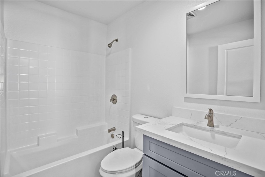 1021 Columbia - Photo 8