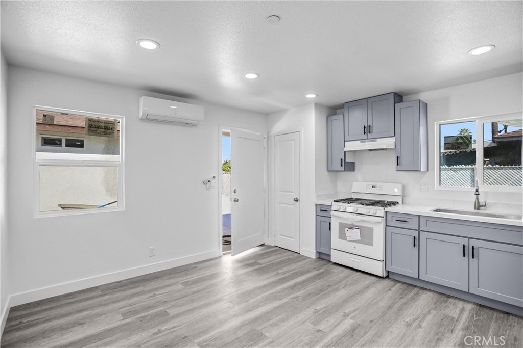 1021 Columbia - Photo 3