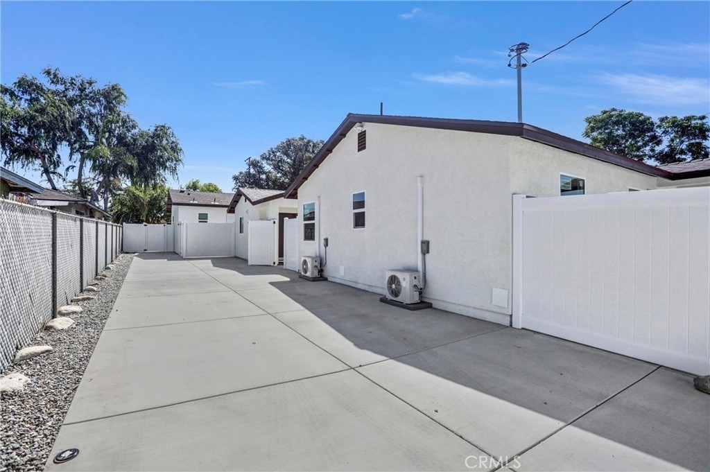 1021 Columbia - Photo 12