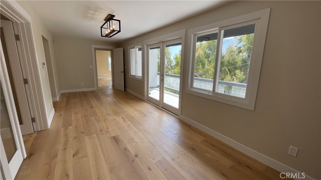 2183 Argyle Avenue - Photo 5