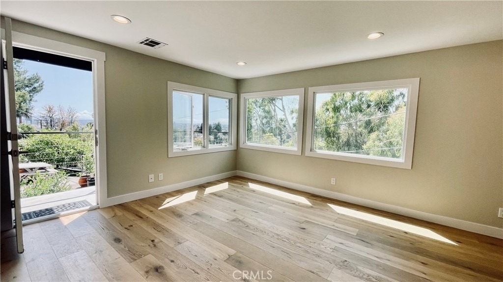 2183 Argyle Avenue - Photo 0