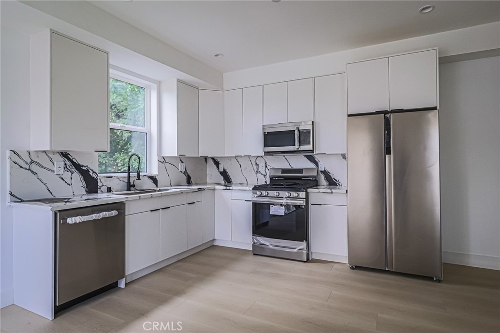 11814 Gilmore Street - Photo 13