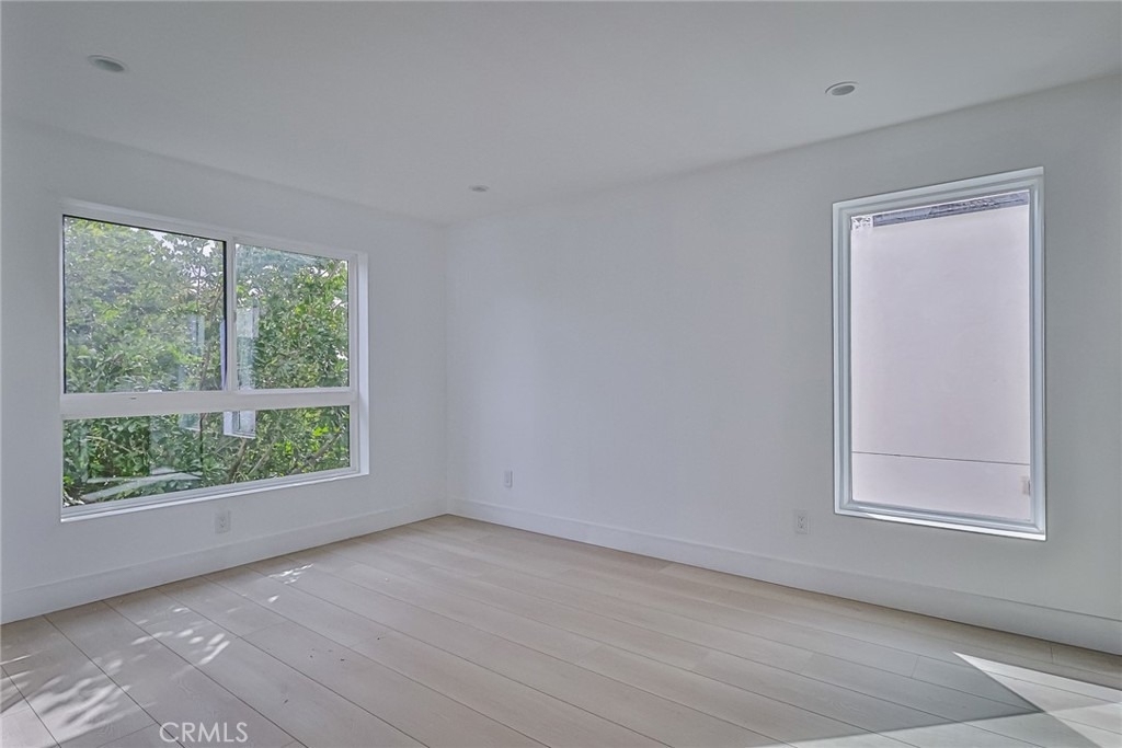 11814 Gilmore Street - Photo 27