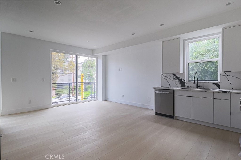 11814 Gilmore Street - Photo 10