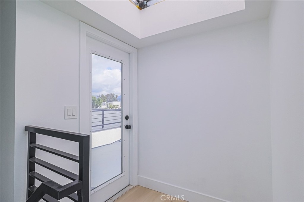 11814 Gilmore Street - Photo 32