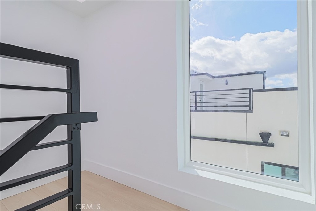 11814 Gilmore Street - Photo 31