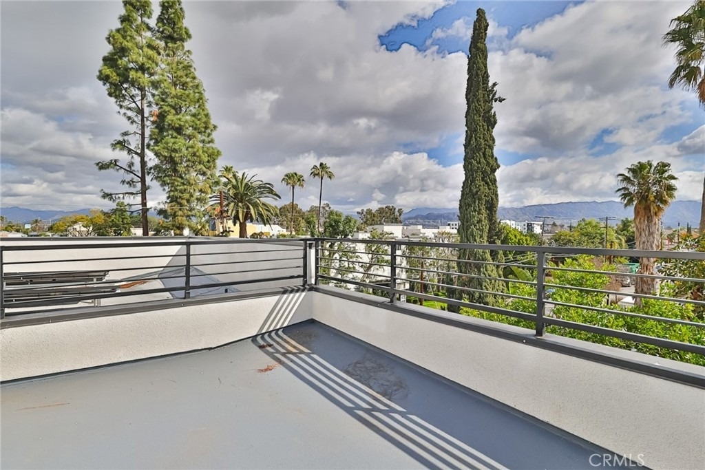 11814 Gilmore Street - Photo 35