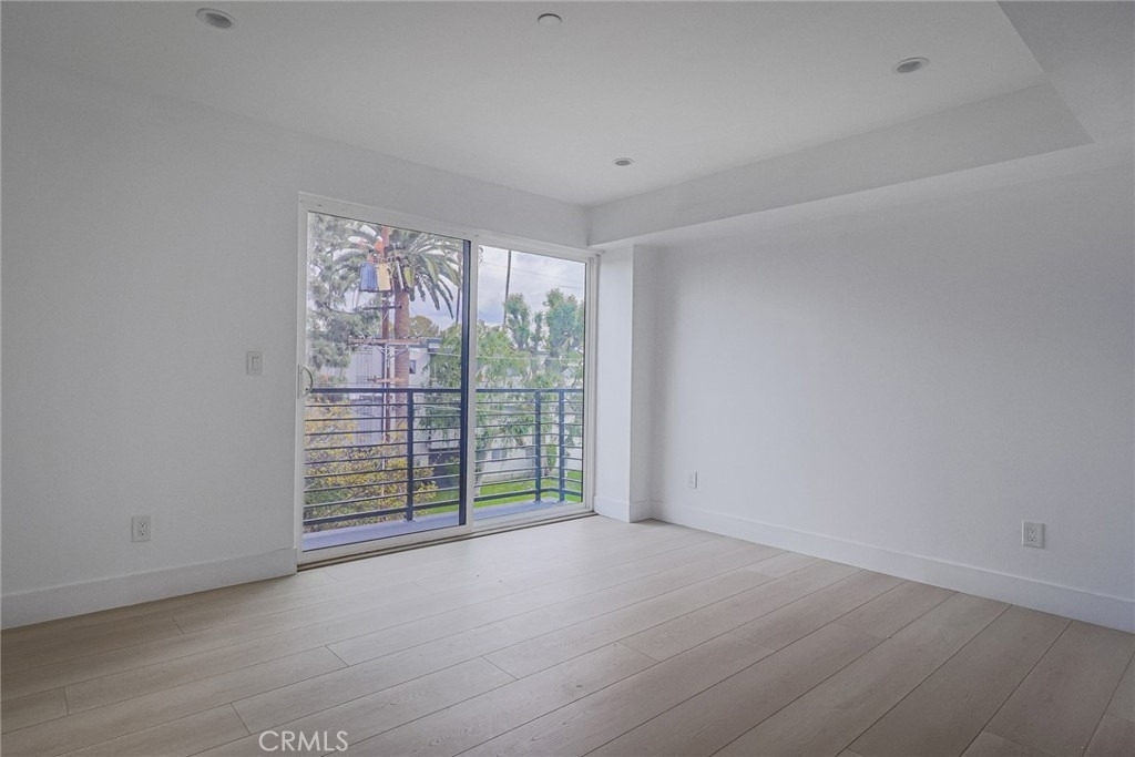 11814 Gilmore Street - Photo 20