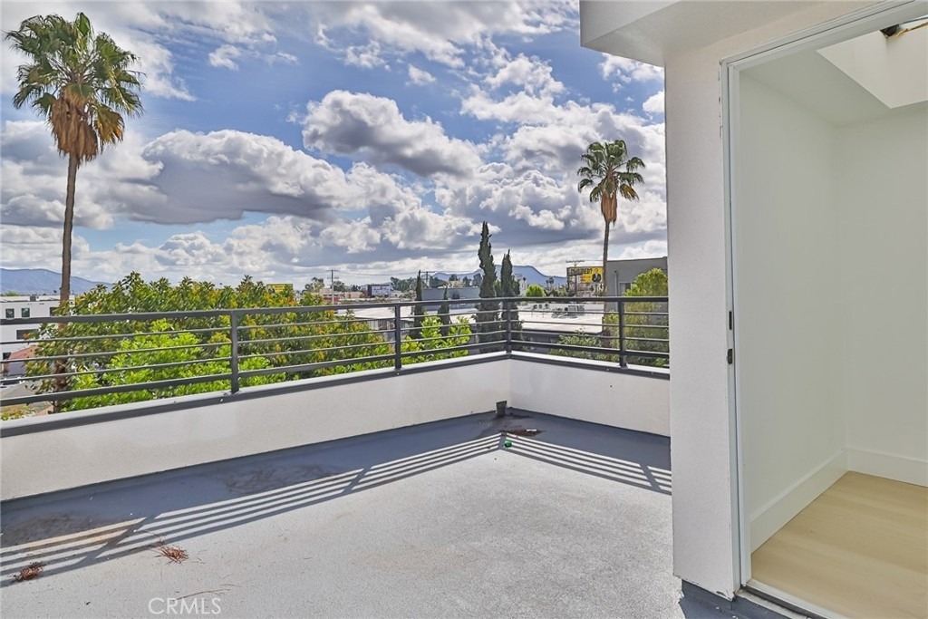 11814 Gilmore Street - Photo 34