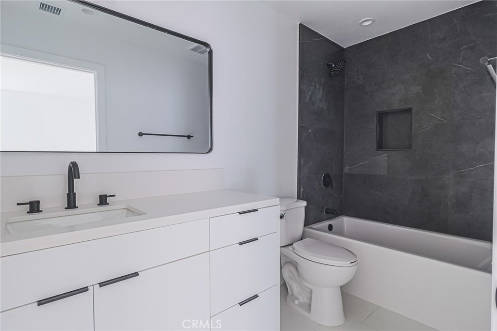 11814 Gilmore Street - Photo 29