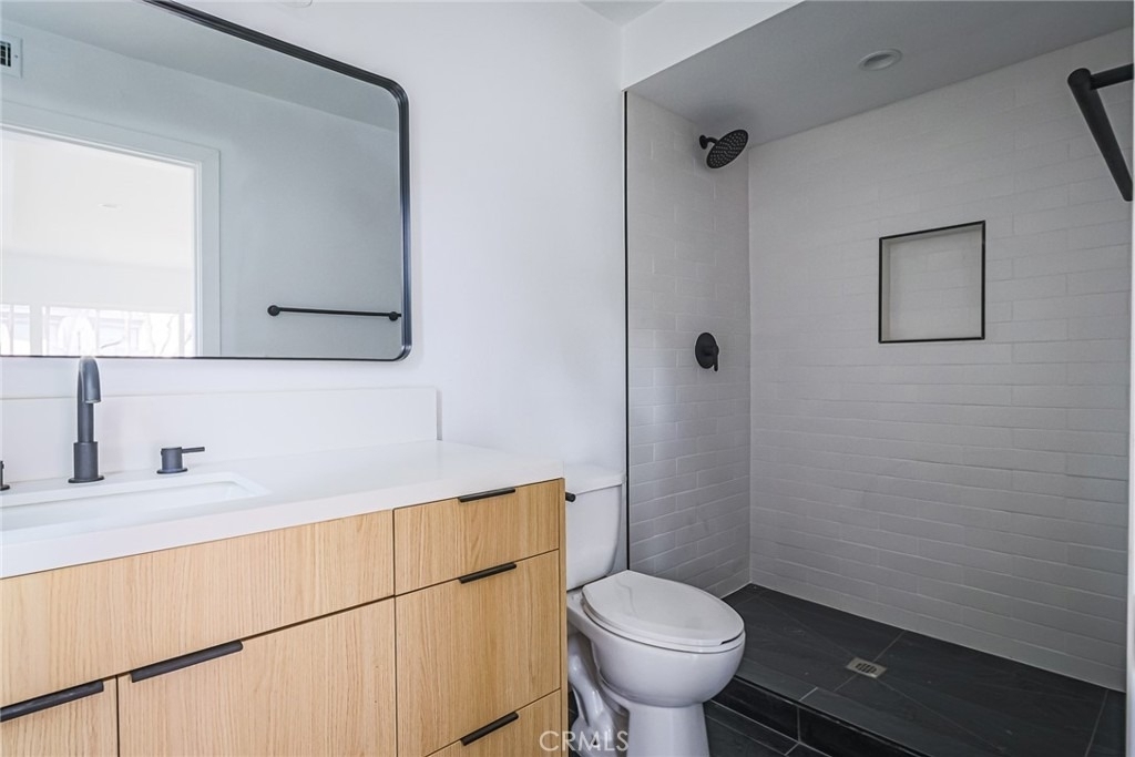 11810 Gilmore Street - Photo 9