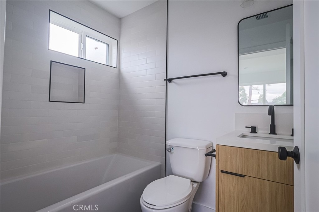 11810 Gilmore Street - Photo 22