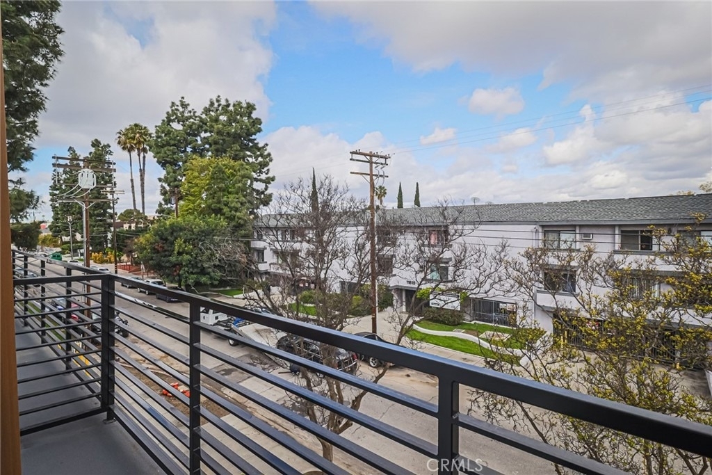 11810 Gilmore Street - Photo 23