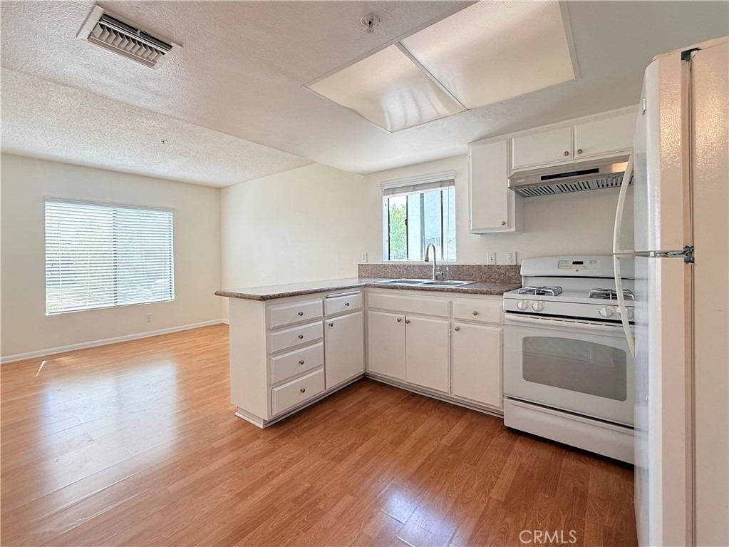418 N 1st St - Photo 9