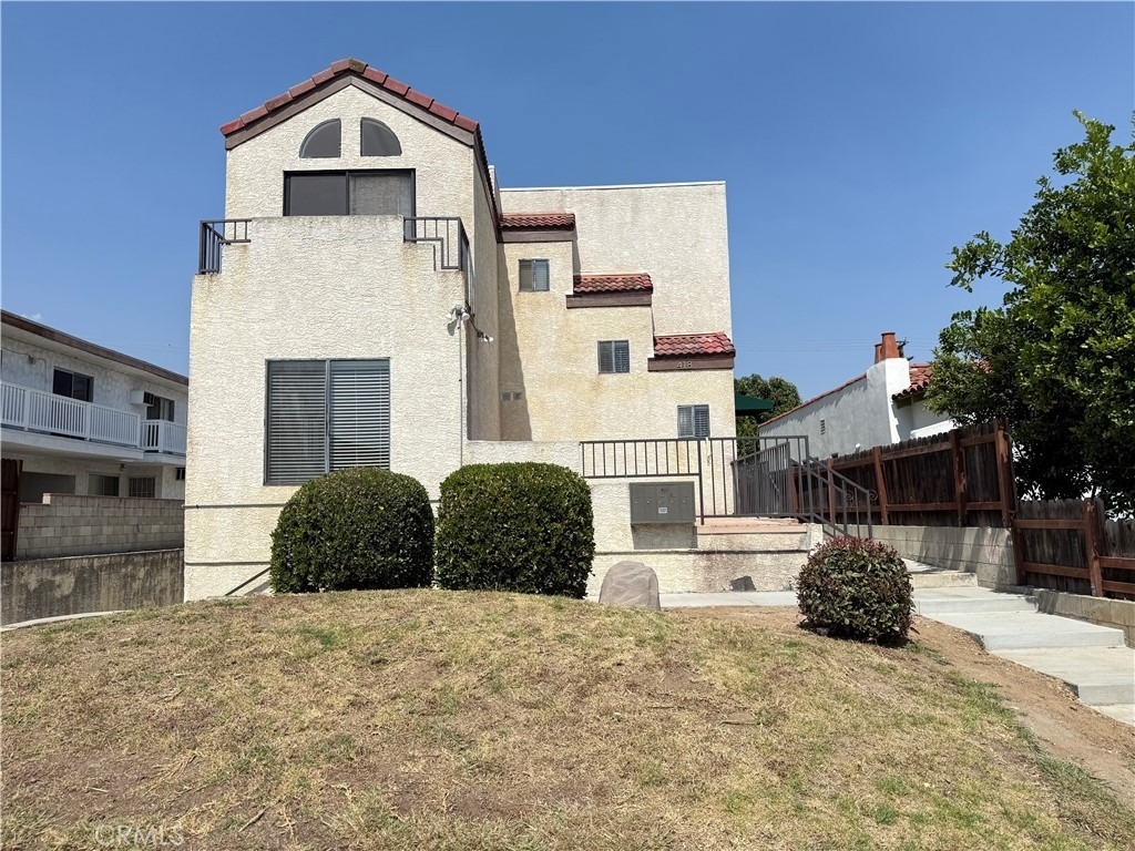 418 N 1st St - Photo 0