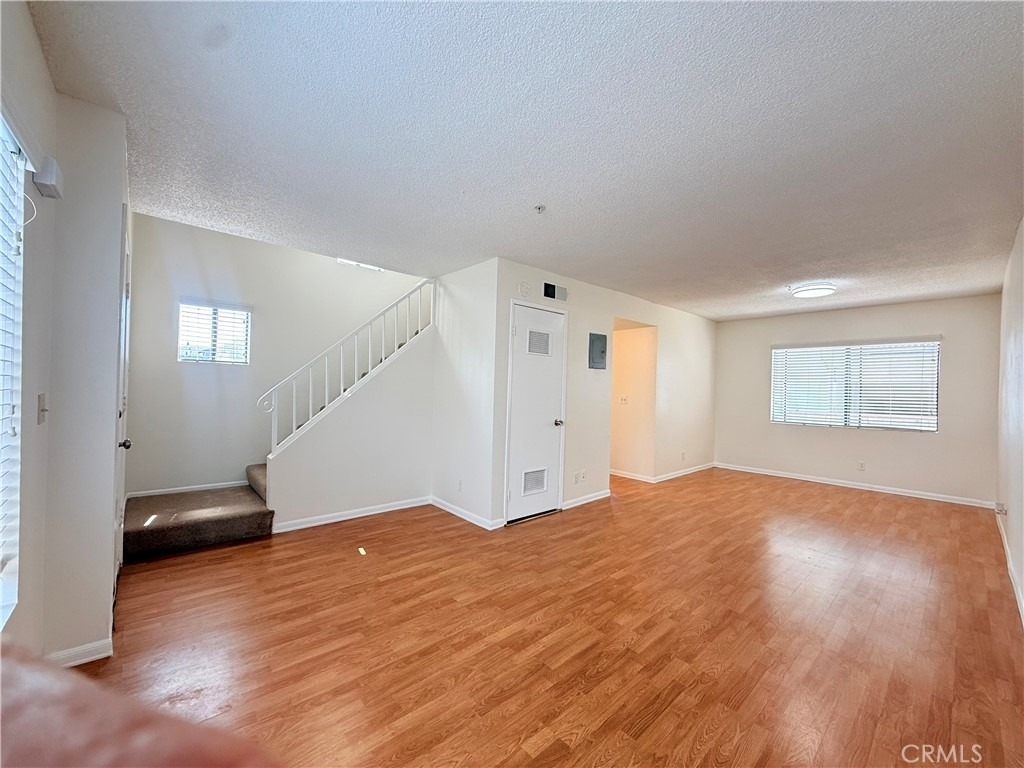 418 N 1st St - Photo 4