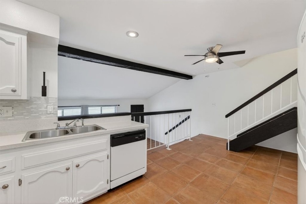 646 Coronado - Photo 8