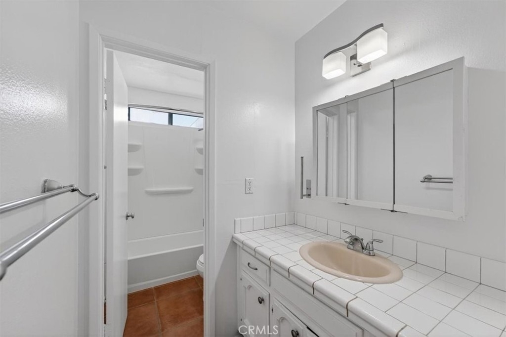 646 Coronado - Photo 14