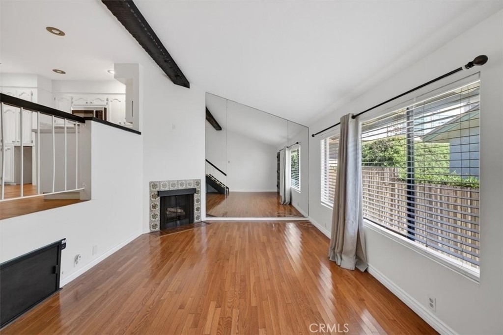 646 Coronado - Photo 4