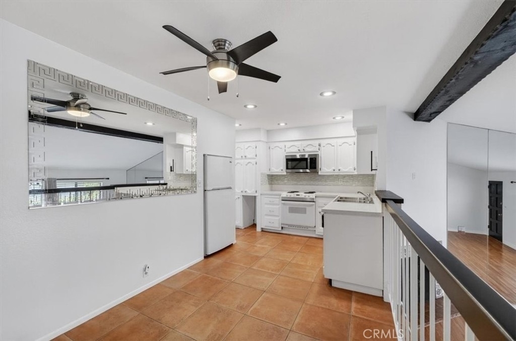 646 Coronado - Photo 6