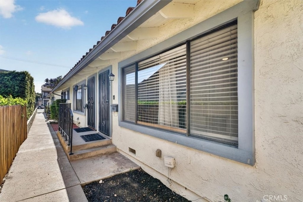646 Coronado - Photo 1
