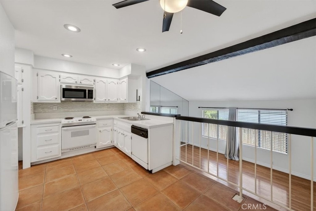 646 Coronado - Photo 7