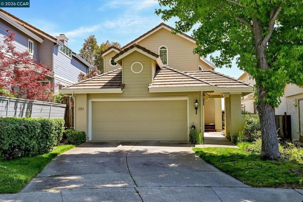 1319 Strawberry Ct - Photo 0