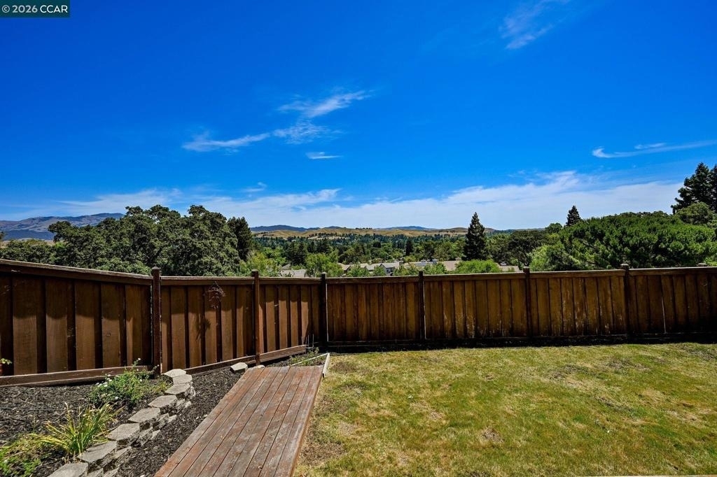 1319 Strawberry Ct - Photo 20