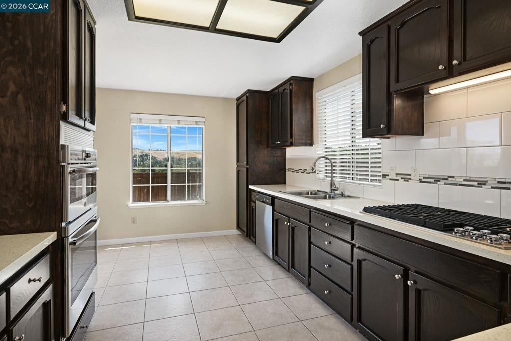 1319 Strawberry Ct - Photo 7