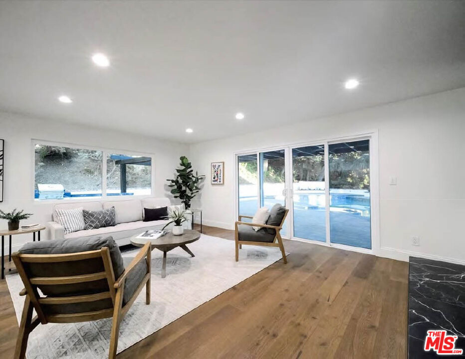 4732 Del Moreno Drive - Photo 9