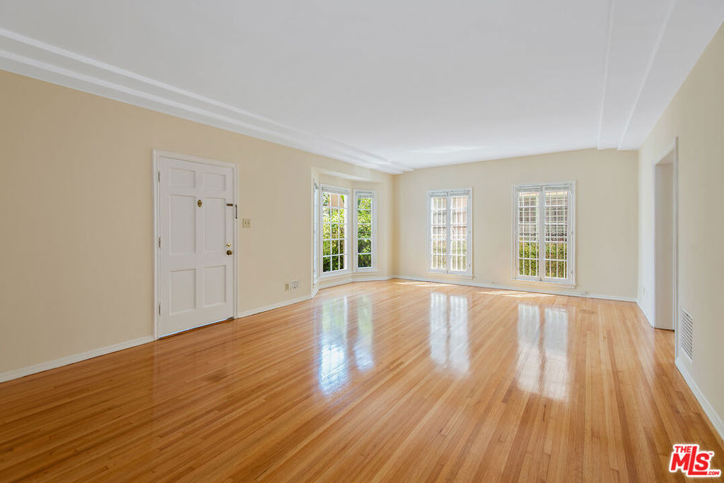 133 S Sweetzer Avenue - Photo 13