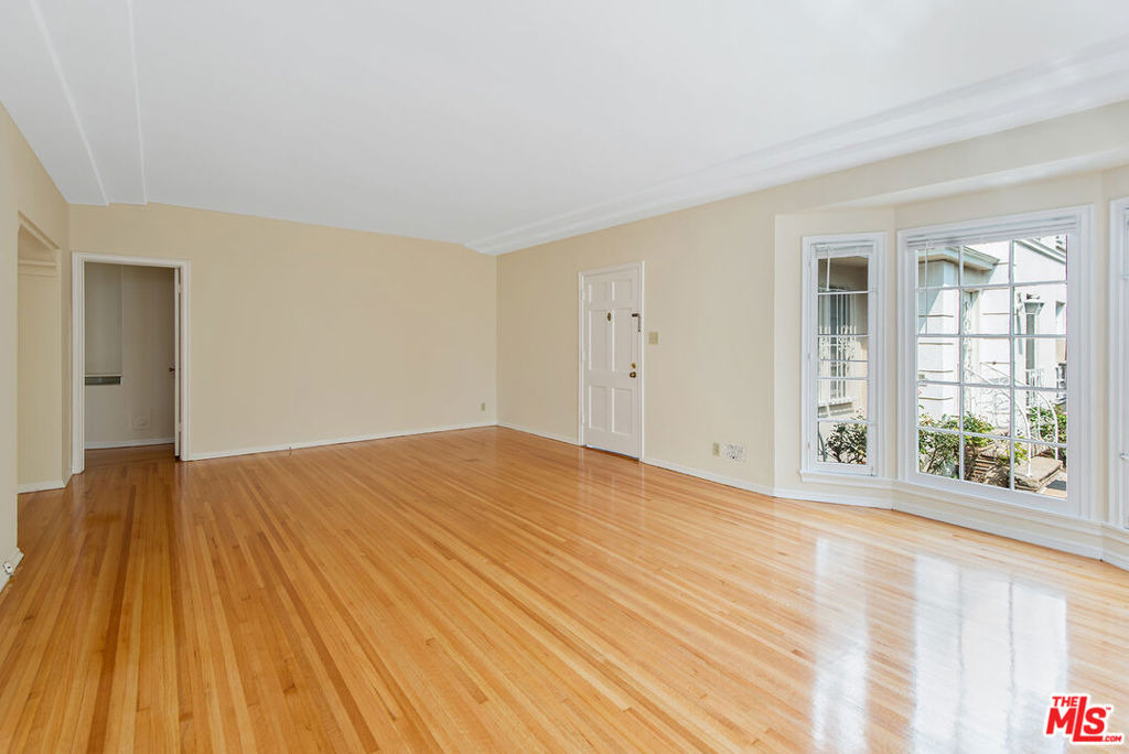 133 S Sweetzer Avenue - Photo 1