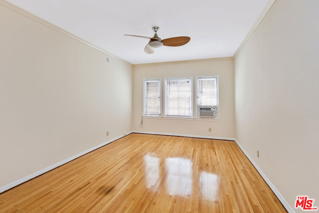 133 S Sweetzer Avenue - Photo 8