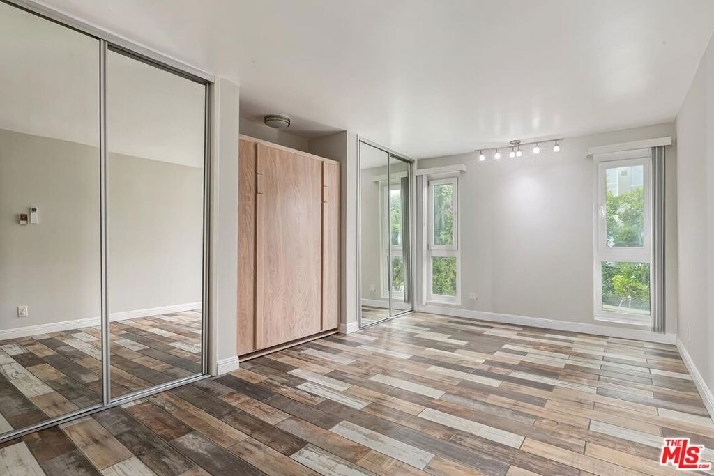 11789 Montana Avenue - Photo 15