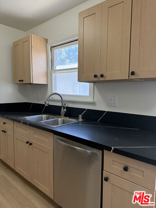 1154 N Orange Grove Ave. - Photo 6