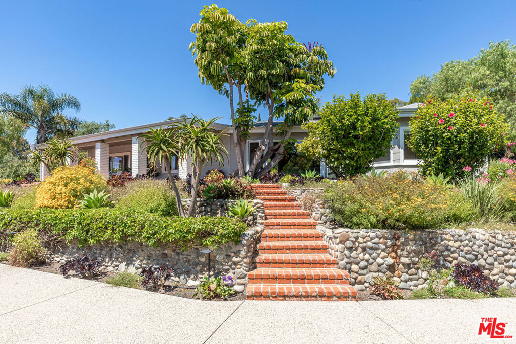 28901 Boniface Drive - Photo 0