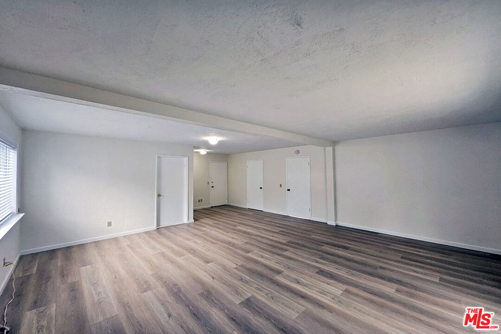 2251 Maurice Avenue - Photo 8